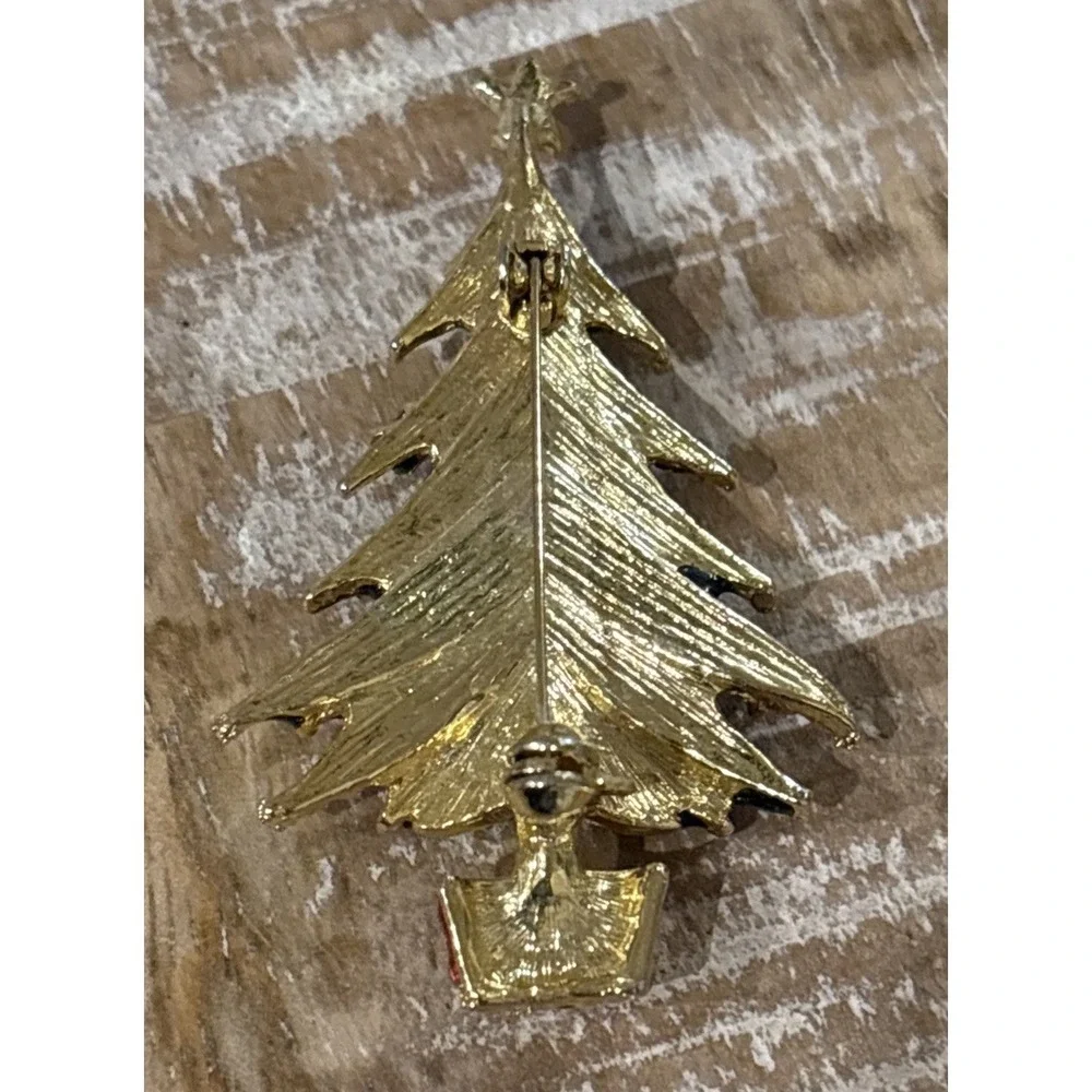 Vintage Christmas Tree Holiday Brooch Pin Red Rhinestone Green Enamel Gold Tone